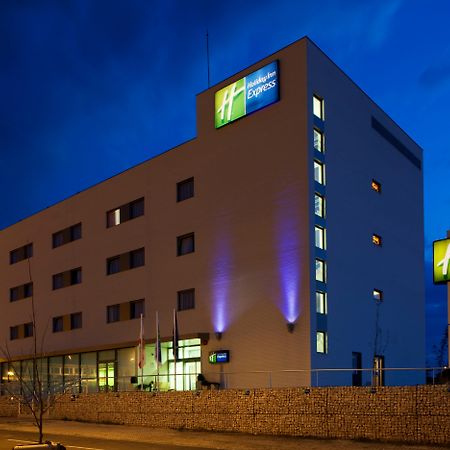 Holiday Inn Express Vitoria By Ihg Bagian luar foto