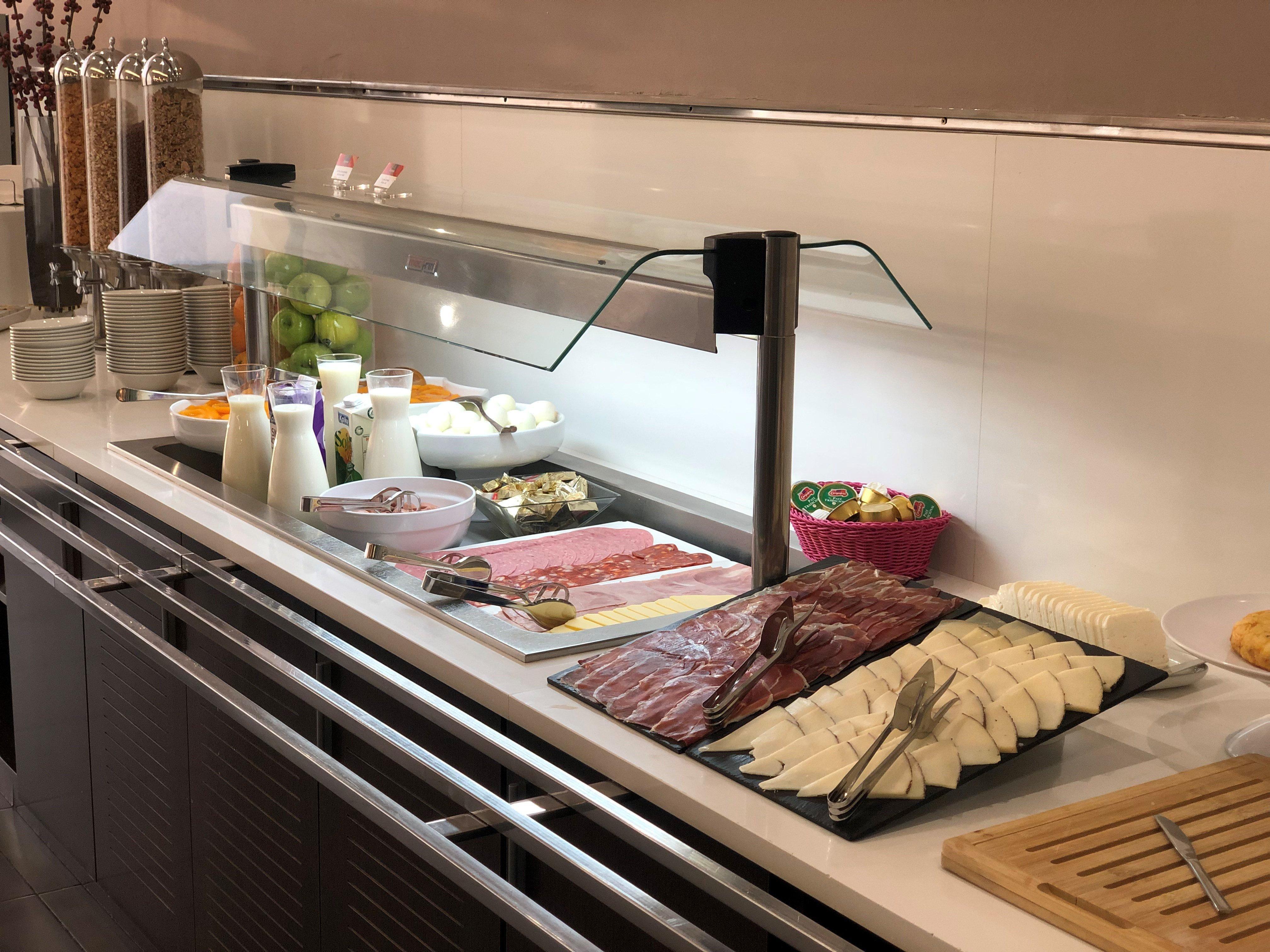 Holiday Inn Express Vitoria By Ihg Bagian luar foto