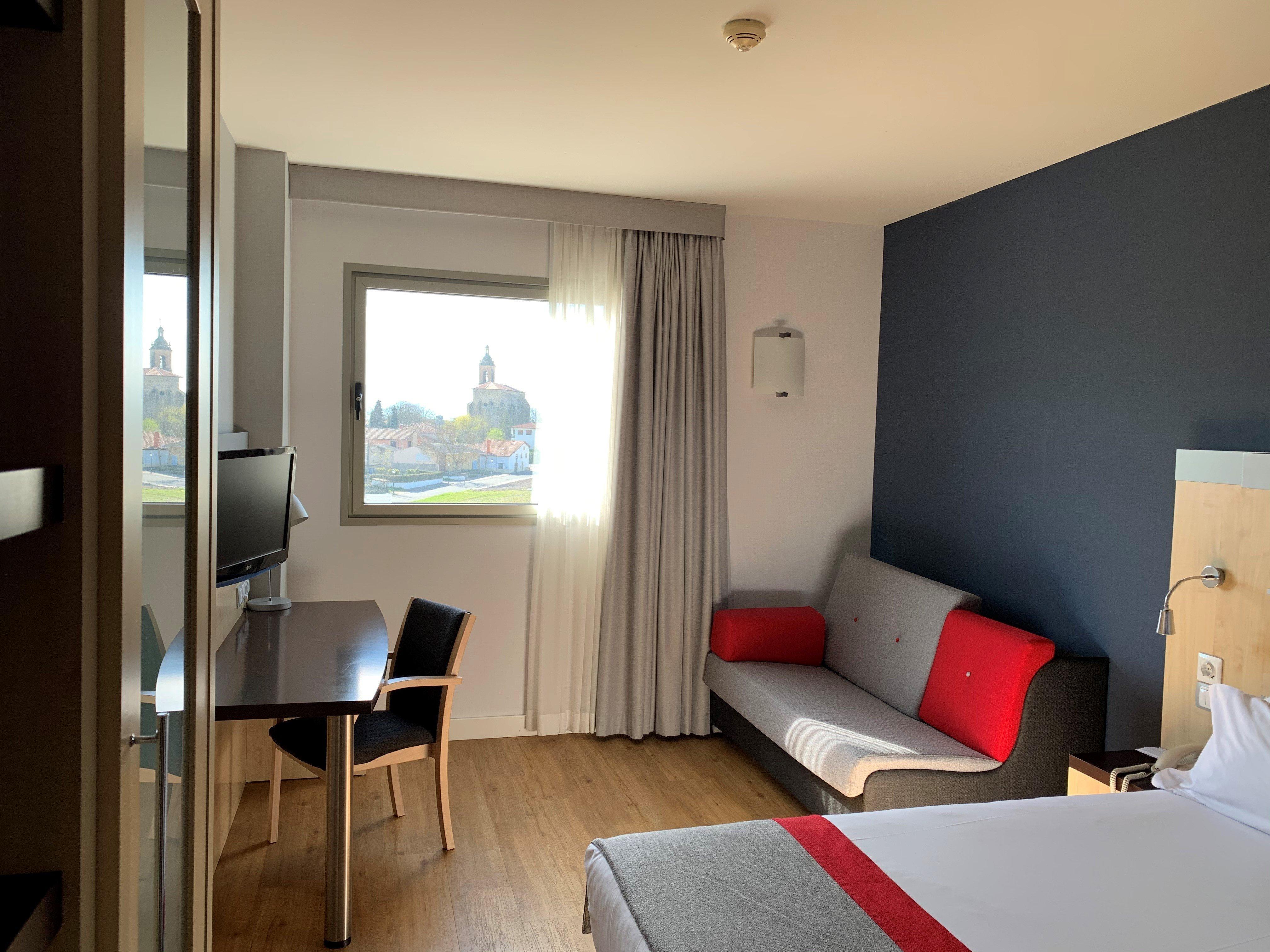 Holiday Inn Express Vitoria By Ihg Bagian luar foto