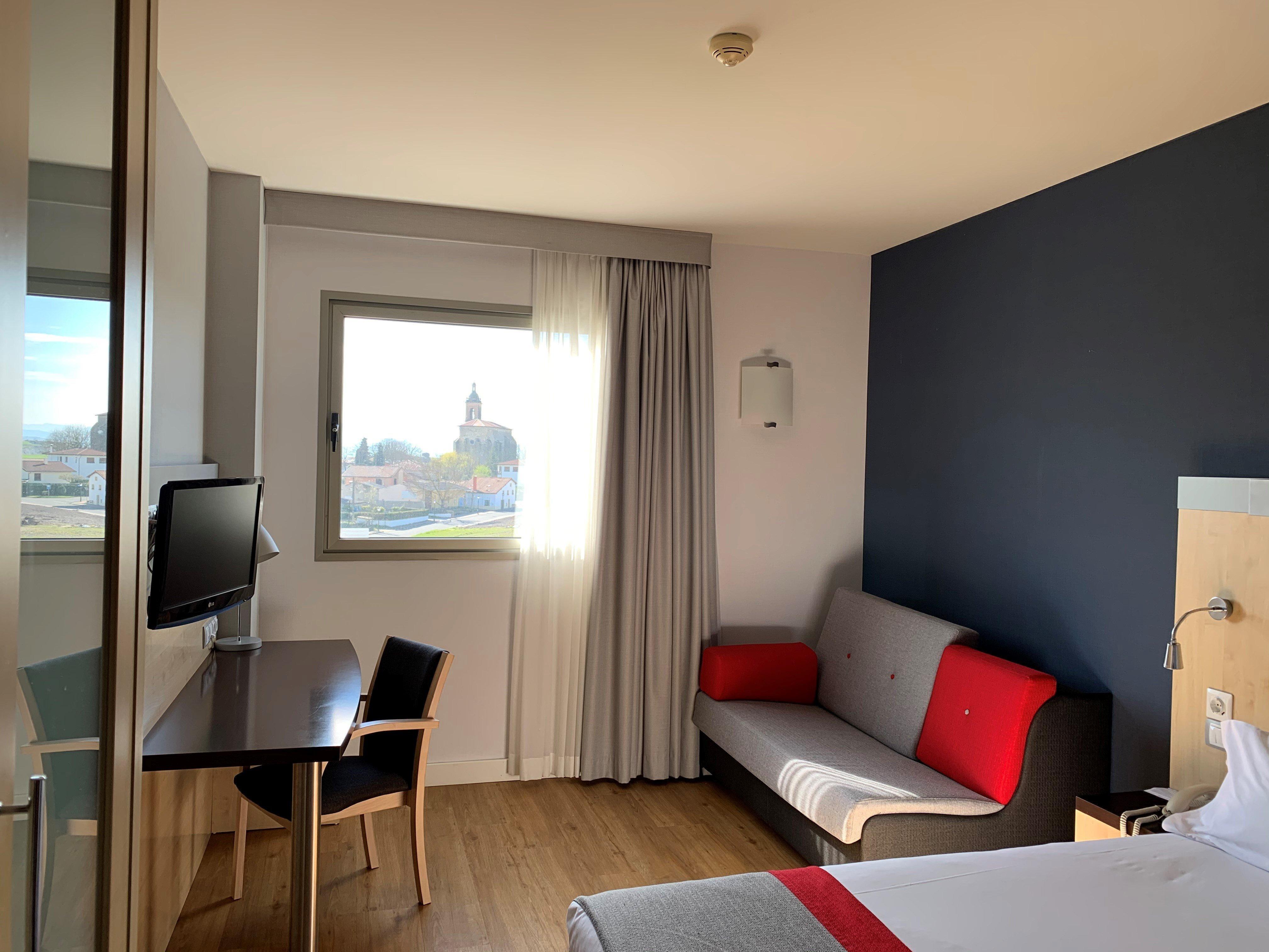 Holiday Inn Express Vitoria By Ihg Bagian luar foto