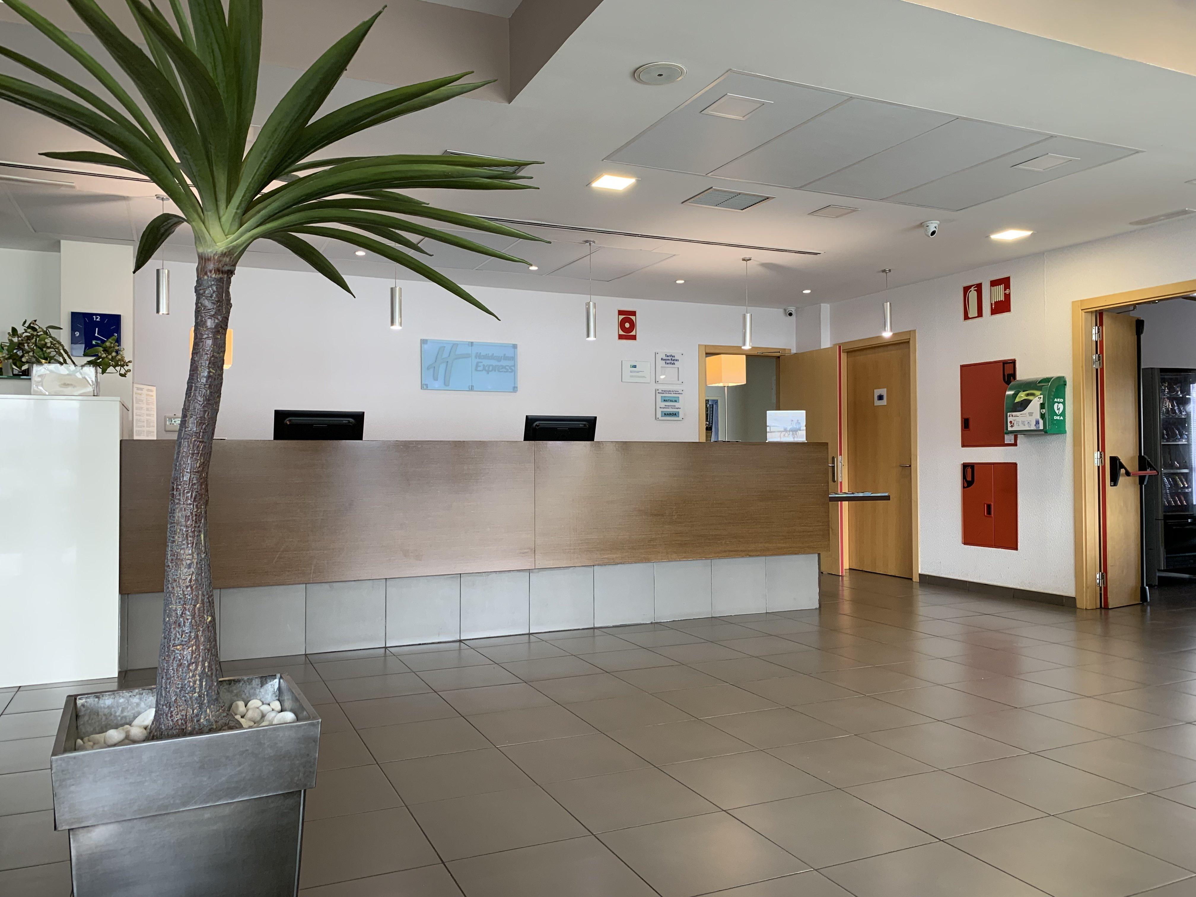 Holiday Inn Express Vitoria By Ihg Bagian luar foto