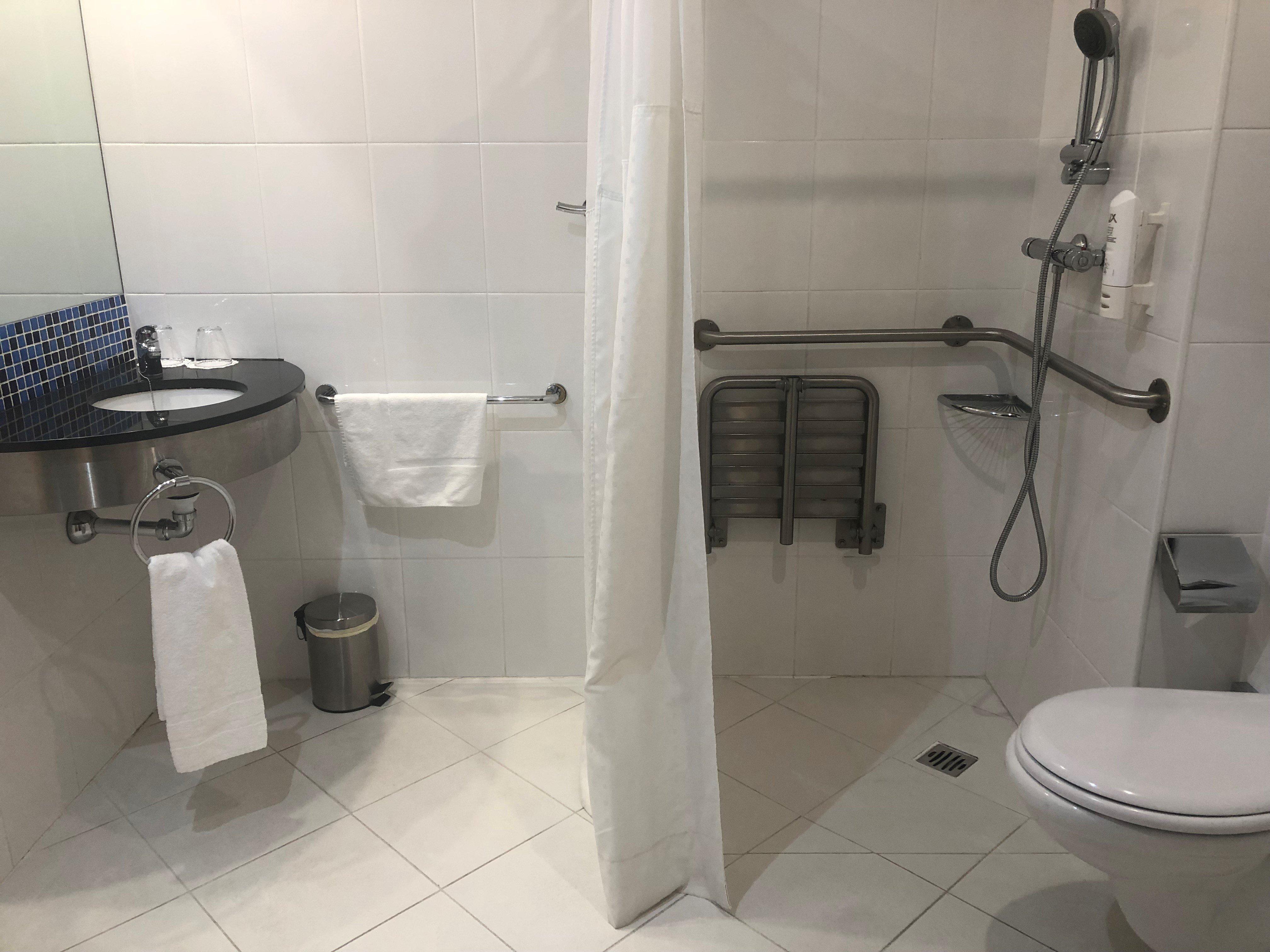 Holiday Inn Express Vitoria By Ihg Bagian luar foto