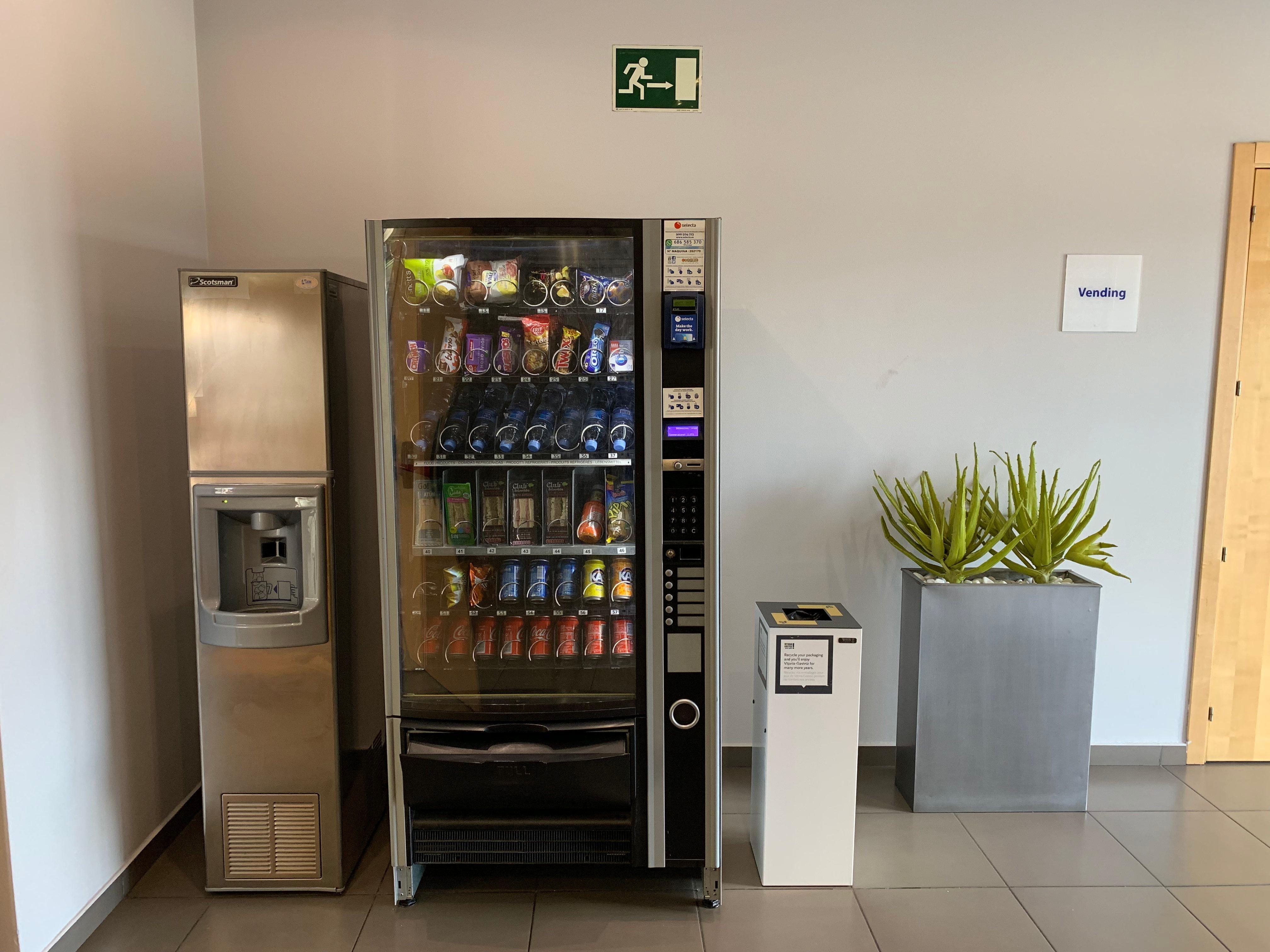 Holiday Inn Express Vitoria By Ihg Bagian luar foto
