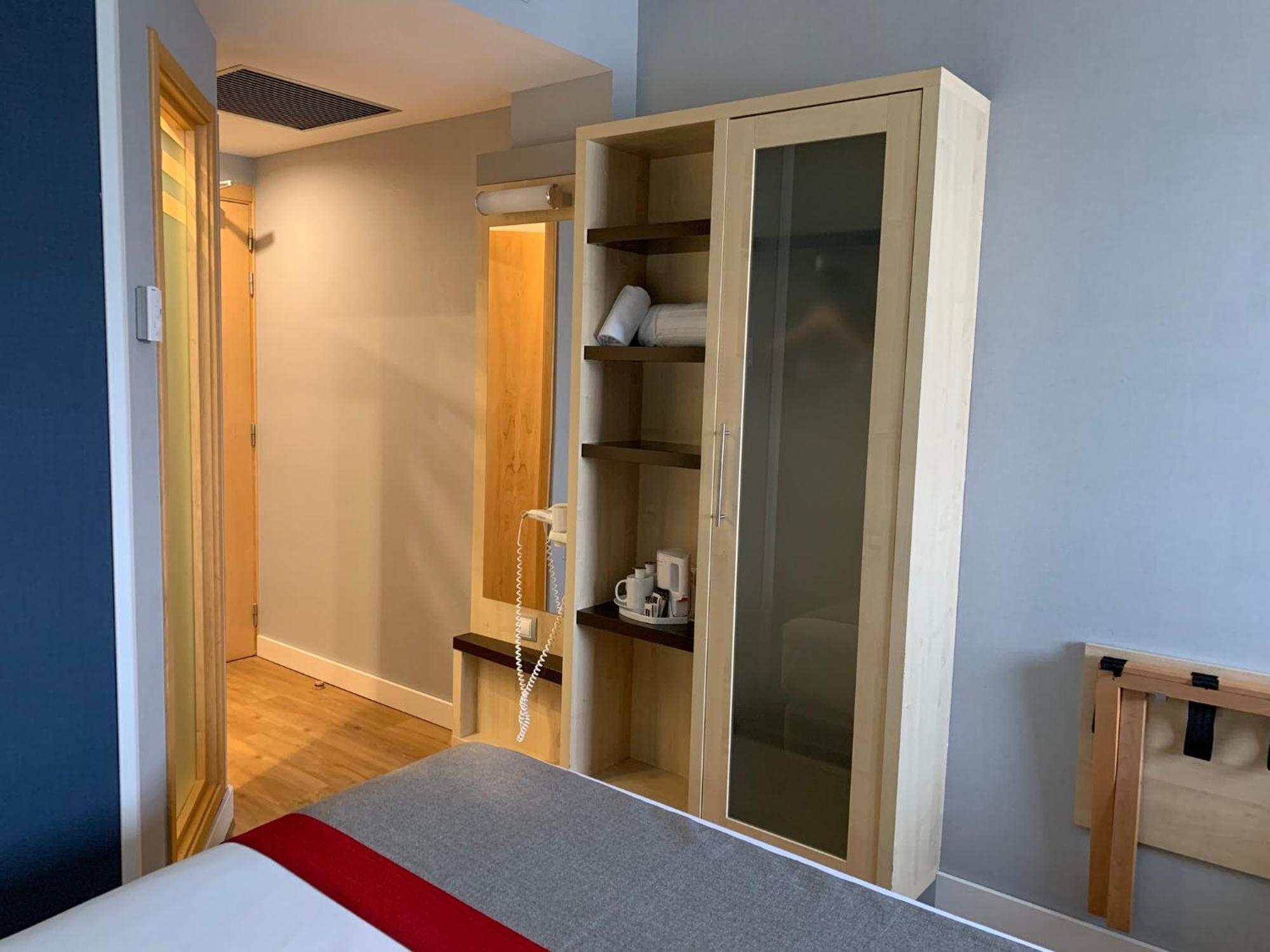 Holiday Inn Express Vitoria By Ihg Bagian luar foto