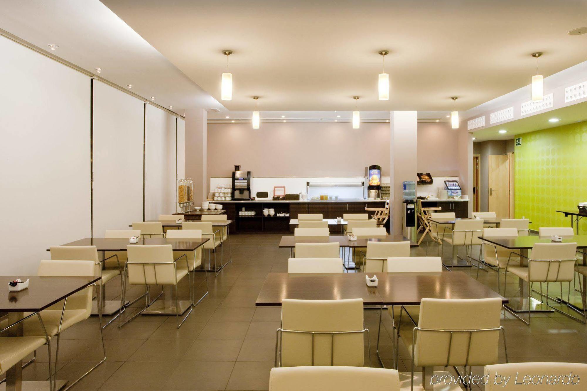 Holiday Inn Express Vitoria By Ihg Restoran foto