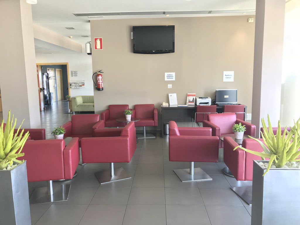 Holiday Inn Express Vitoria By Ihg Bagian luar foto
