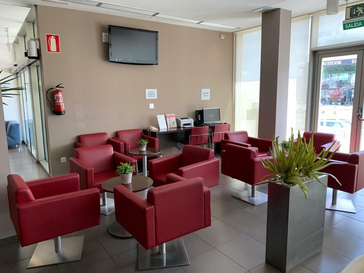 Holiday Inn Express Vitoria By Ihg Bagian luar foto
