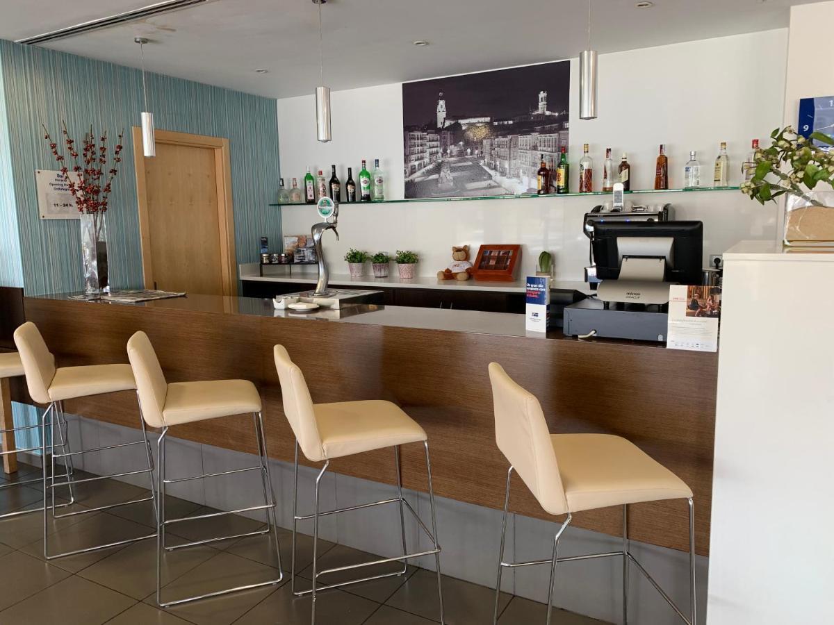Holiday Inn Express Vitoria By Ihg Bagian luar foto